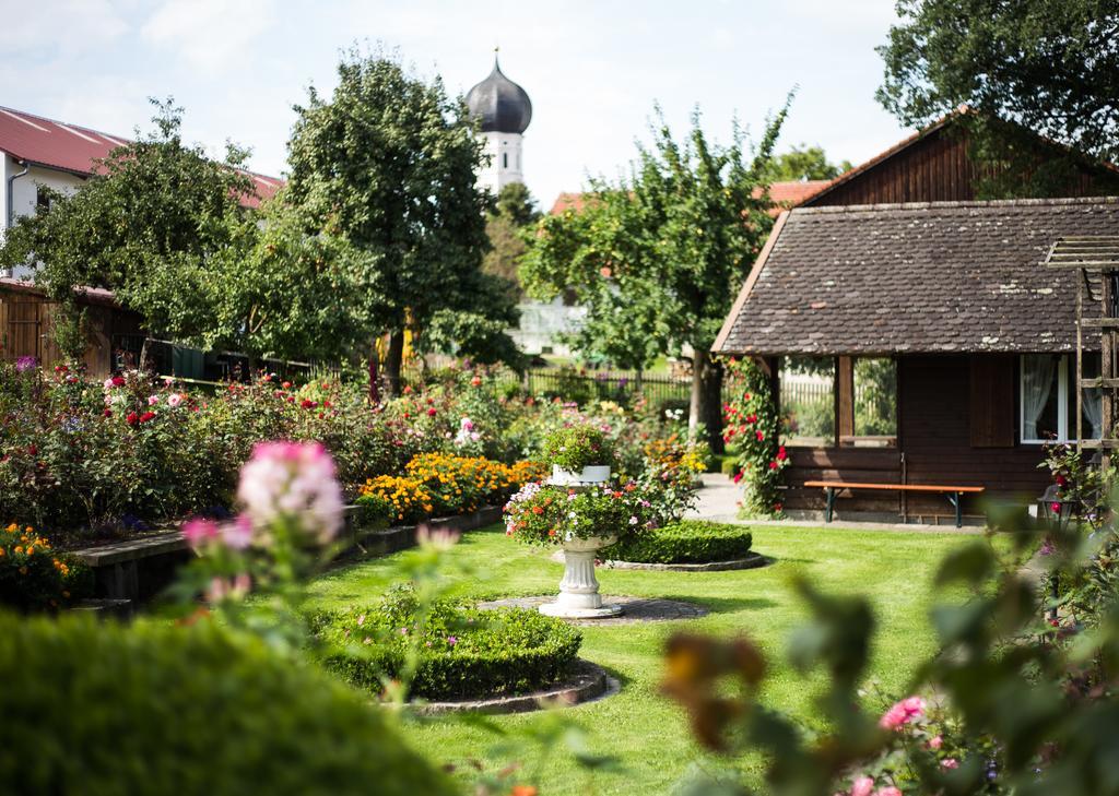 Gasthaus Und Hotel Goettler Josef Rumeltshausen Eksteriør bilde
